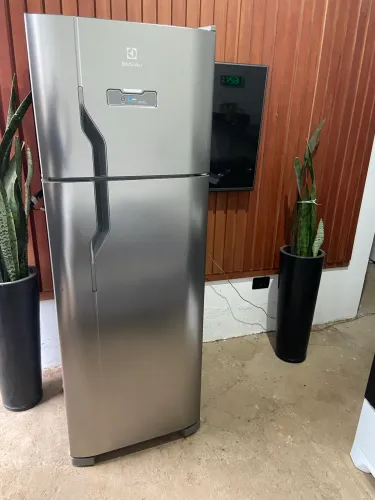 Geladeira Eletrolux sem detalhes