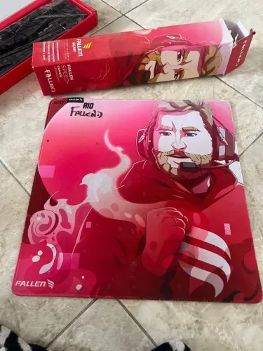 Mousepad Fallen autografado