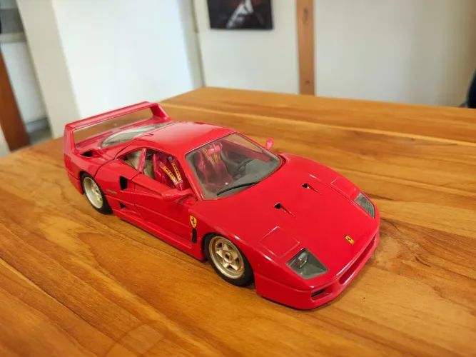 Ferrari F40 Burago 1/18