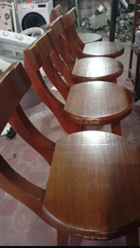 Mesa para bar, restaurante ou área de lazer com 5 cadeiras