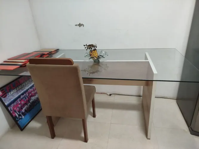 Vidro de mesa 10 milímetros/Parede de  vidro.....Medidas 2.06                 