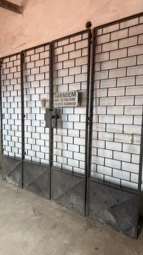 Portão de ferro de garagem