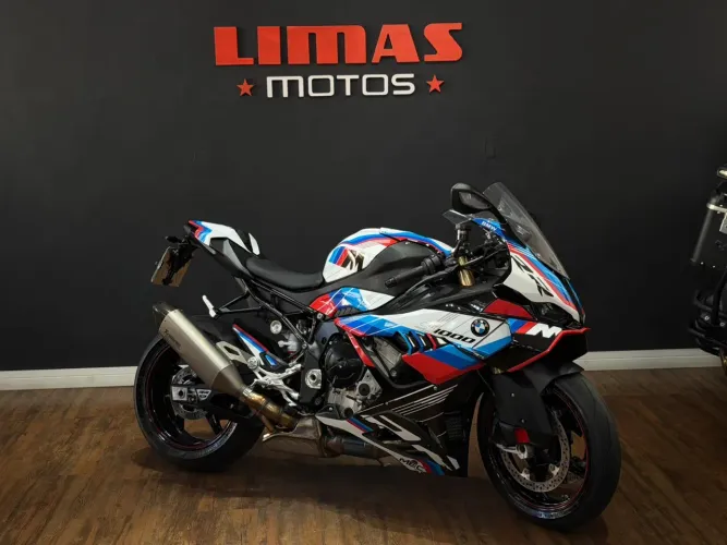 BMW 1000RR Preta 2026 - R$ 10.000,00 Abaixo da FIPE.