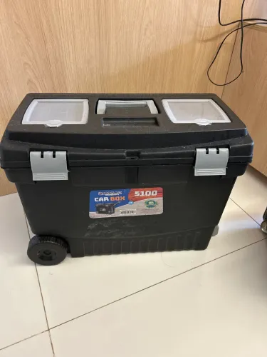 Caixa com rodas