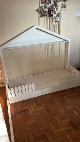 Cama infantil montessoriana com colchão 