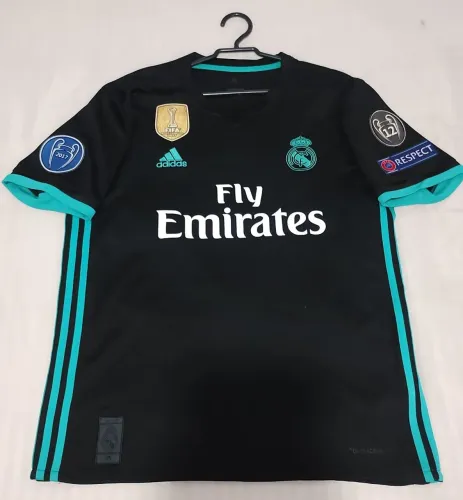 Camisa real madrid 2017 fly Emirates n°4 Sérgio Ramos patchs UCL e FIFA WC.