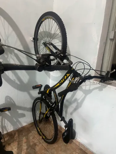 VENDO 2 BIKES ARO 29 e 26 + SUPORTE