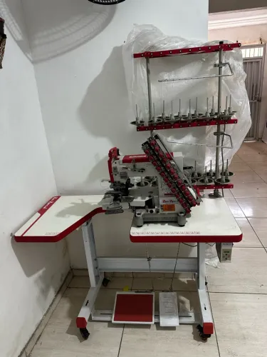 Máquina de costura cos