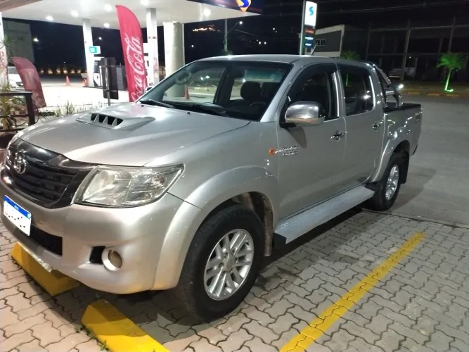 Toyota Hilux CD D4-d 4X4 3.0 TDI Dies. Mec. 2013