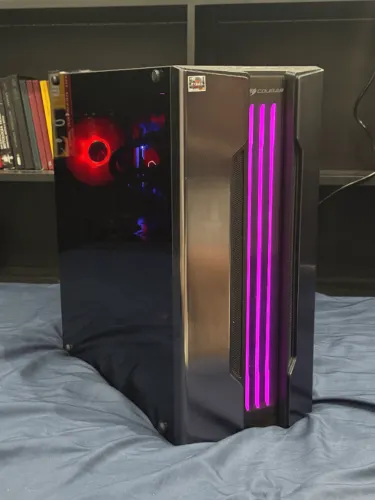 PC Gamer Ryzen 7 5800XT - RX 9060 XT 16GB