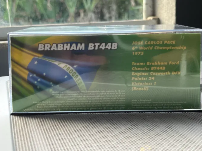 Miniatura Brabham BT44B Fórmula1 1:43 com acrílico