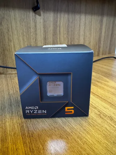 Ryzen 5 7600 (AM5) com o cooler box original incluso