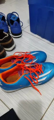 Chuteira Adidas f10 número 40 