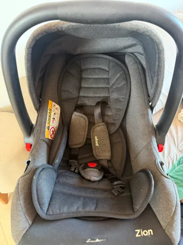 Carrinho Infanti Zyon Travel System + bebê conforto + base