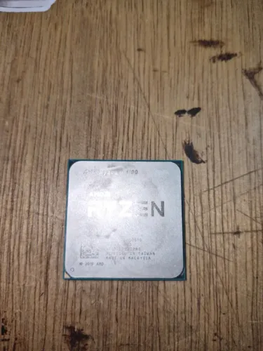 Processador AMD RYZEN 3 4100 Semi novo acompanha cooler AMD