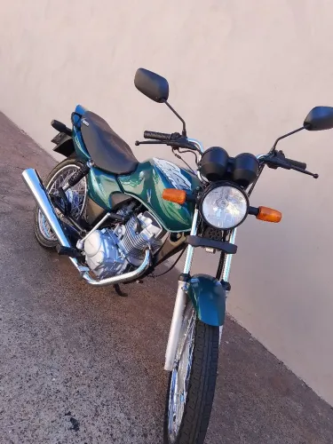 Vendo Titan 125 (partida elétrica e Pedal)