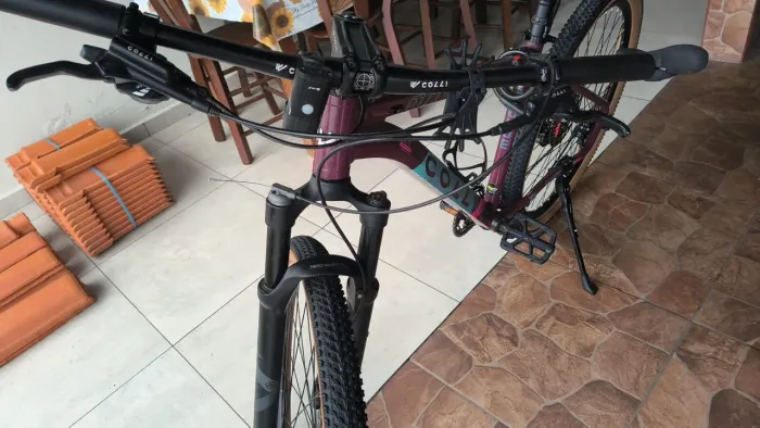 BICICLETA SEMI NOVA