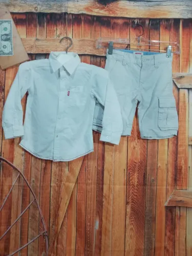 Camisa e bermuda infantil 24 meses, porém acredito vestir melhor de 1 ano acima Levi's 