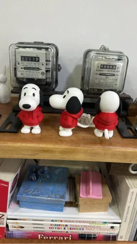 Snoopy de agasalho com aproximadamente 10cm