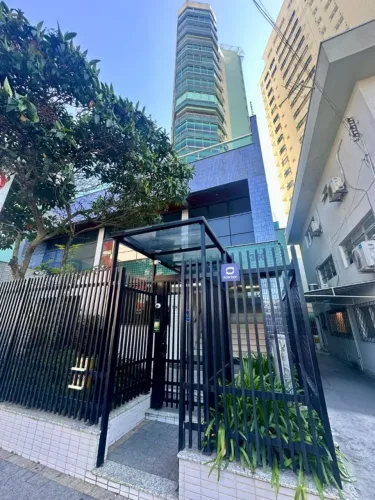 Apartamento a Venda com localização privilegiada no centro de Itajaí SC (4Quart. 2 Suítes)