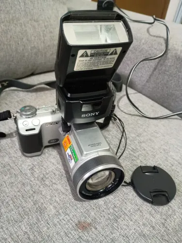 Sony Cober shot DSC 717 + Flash