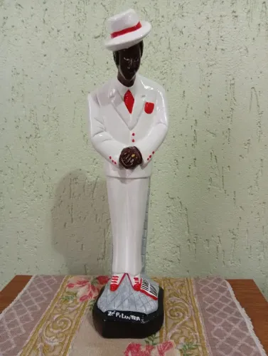 Zé Pilintra em gesso 30 cm