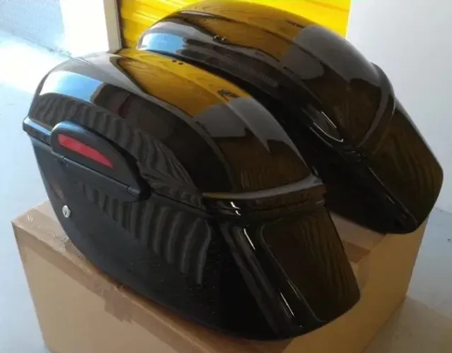 Baús Laterais em Fibra para Moto Custom