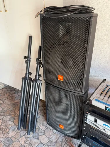 Som profissional JBL