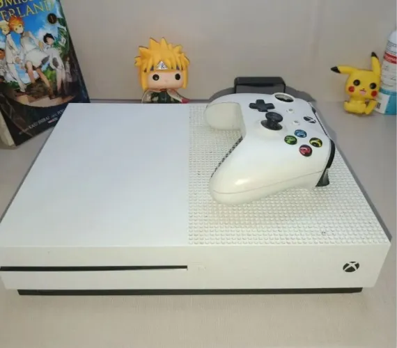 Xbox One S 1T com defeito + Controle Xbox One S sem o analógico esquerdo