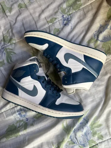 Tênis Nike Air Jordan 1 Mid Original