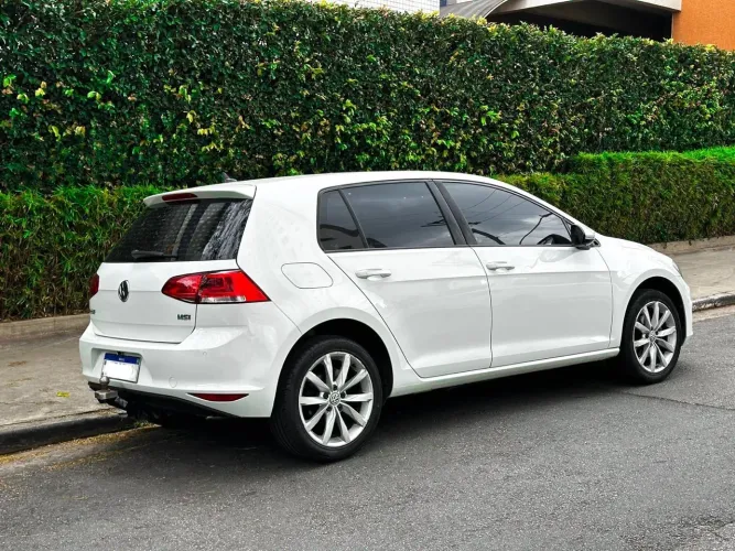 Volkswagen Golf Comfortline 1.6 MSI Total Flex Aut. 2016