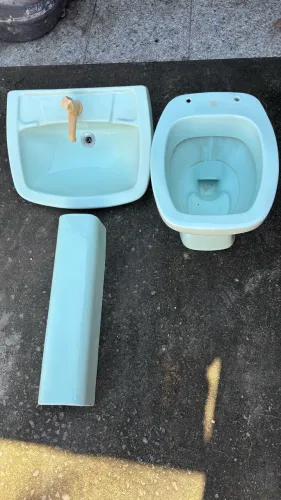 Vendo Vaso Sanitário e Pia