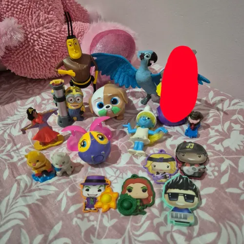 LEIA A DESCRIÇÃO! Lote personagens aleatórios (Club das Winx, DremWorks Looney Tunes e +) 