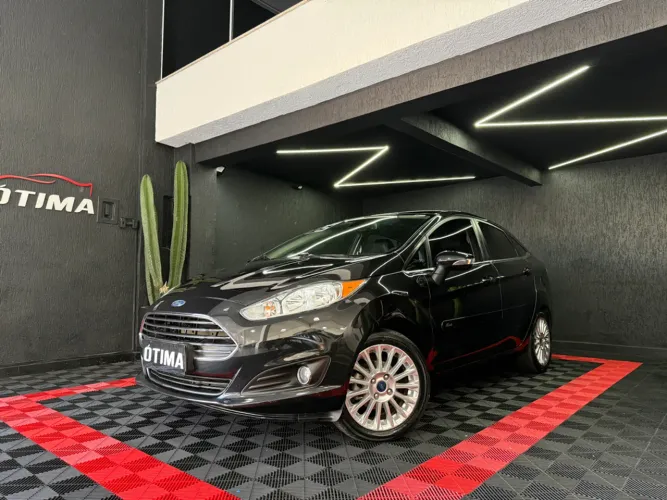 Ford Fiesta Sedan Titanium 1.6 Powershift 2015