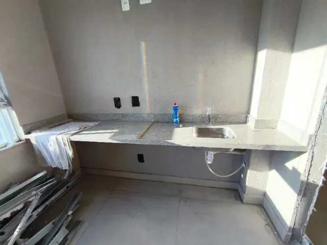 Retirados de Construção - Bancadas, cubas, sanitários, porta - Ler descrição