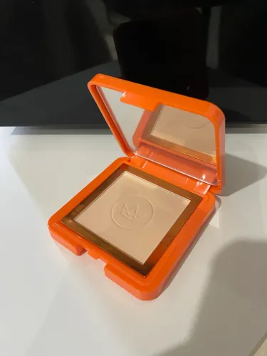 [NUNCA USADO]  PÓ COMPACTO MARI MARIA SOFT SILK | COR: RADIANT NUDE