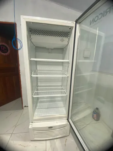 Expositor Refrigerador - Menos de 2 anos. Ainda na Garantia. 