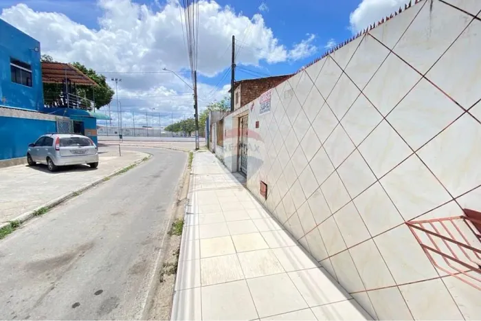 Casa à Venda no Benedito Bentes I 4 Quartos, Ampla e Muito Bem Localizada.