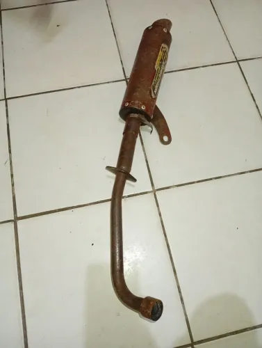 Vende-se Escapamento  de moto 110