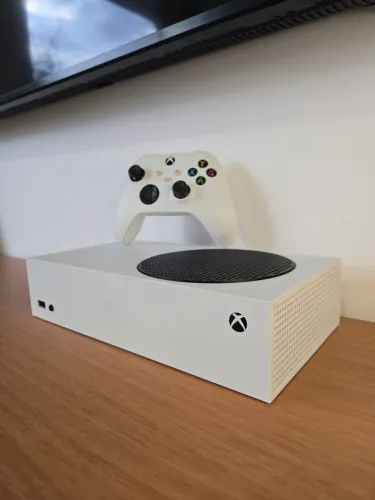 Xbox Series S - Único Dono - Completo