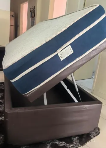 VENDO CAMA BOX COM COLCHÃO SOLTEIRO MAGNÉTICO