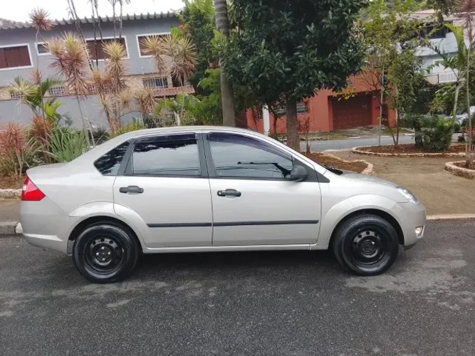 Ford Fiesta Sed. 1.6 8V Flex 4P 2005