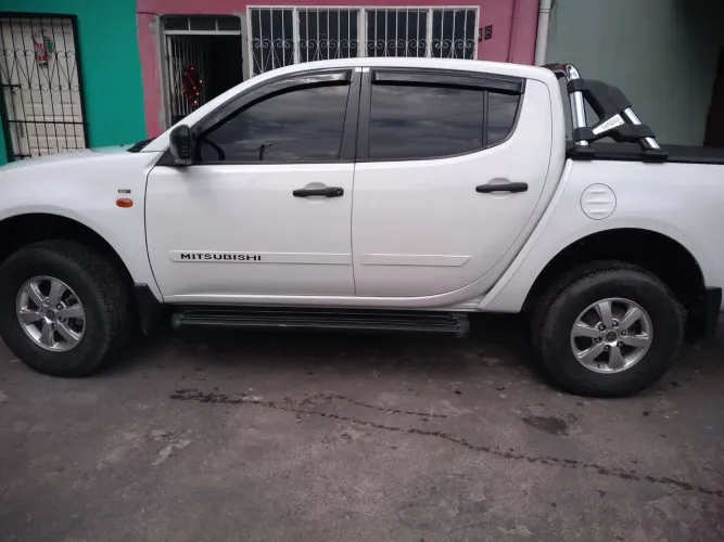 Mitsubishi L200 Triton GLX 3.2 CD TB Int.diesel MEC 2015