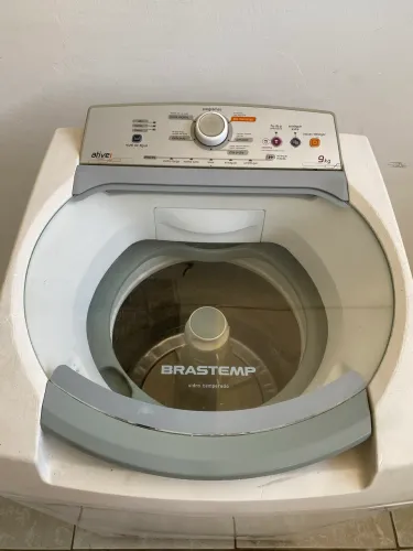 Vendo máquina de lavar Brastemp Ative 9 kg funcionando perfeitamente 