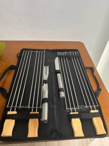KIT DE CHURRASCO 6 PEÇAS COM BOLSA - SEM USO