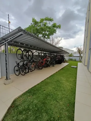 Imóvel para aluguel tem 65 metros quadrados com 3 quartos em Portão - Curitiba - PR