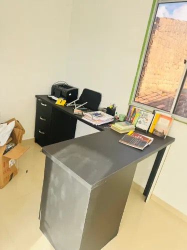 Mesa de escritório, para estudar  em formato "L", 100% MDF, ideal