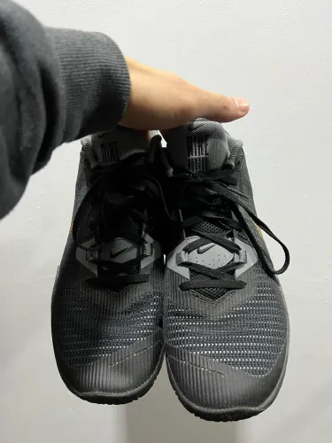 TÊNIS NIKE NOVO