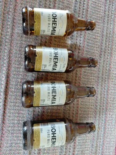 32 litrinhos de 300ml por 16 reais (sai a 50 centavos cada)