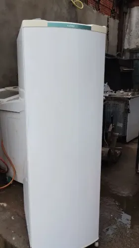 Vendo geladeira cônsul 290 litros gelo seco 127vts tudo funcionando e garantia 